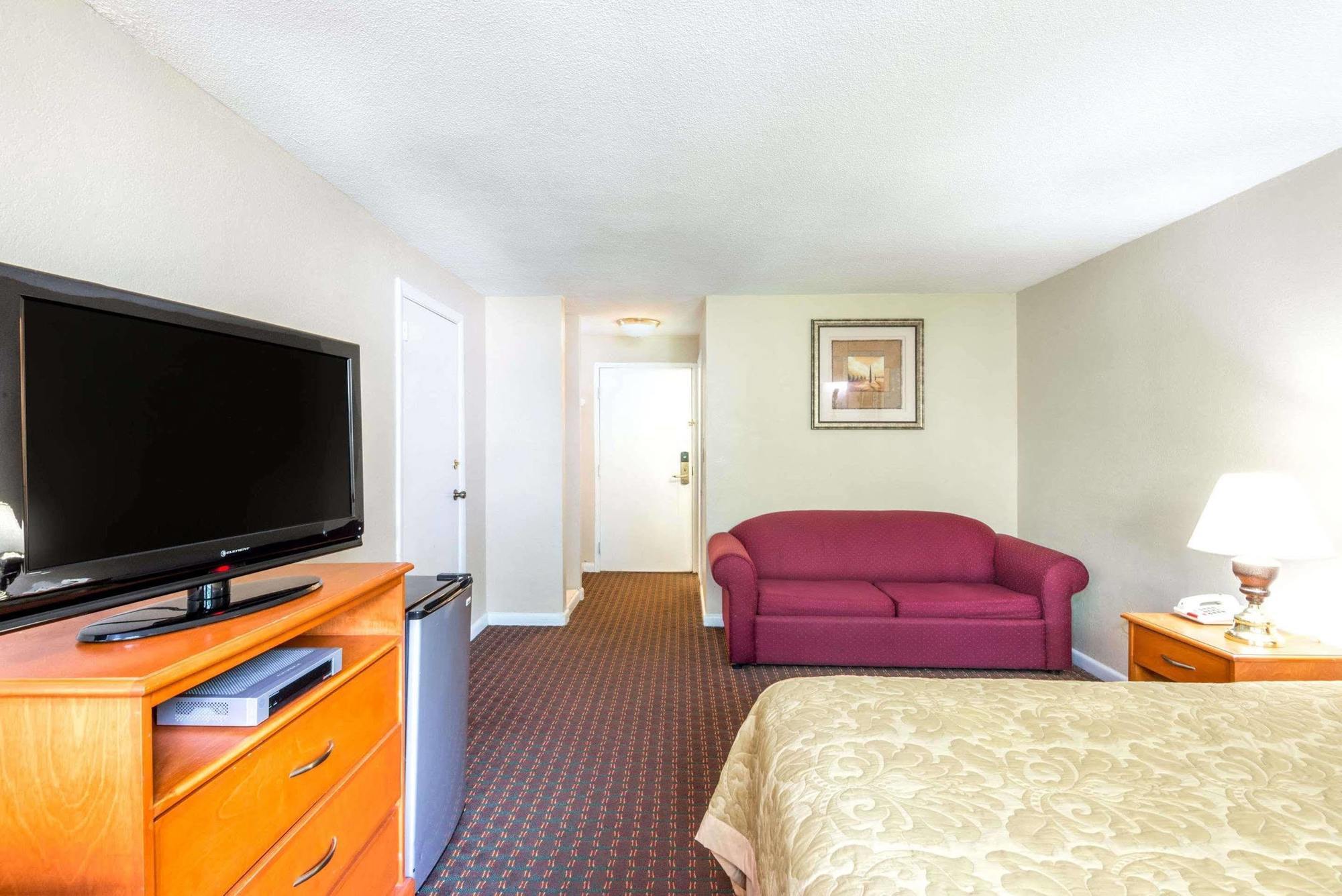 Super 8 By Wyndham Watertown/Cambridge/Boston Area Hotell Eksteriør bilde